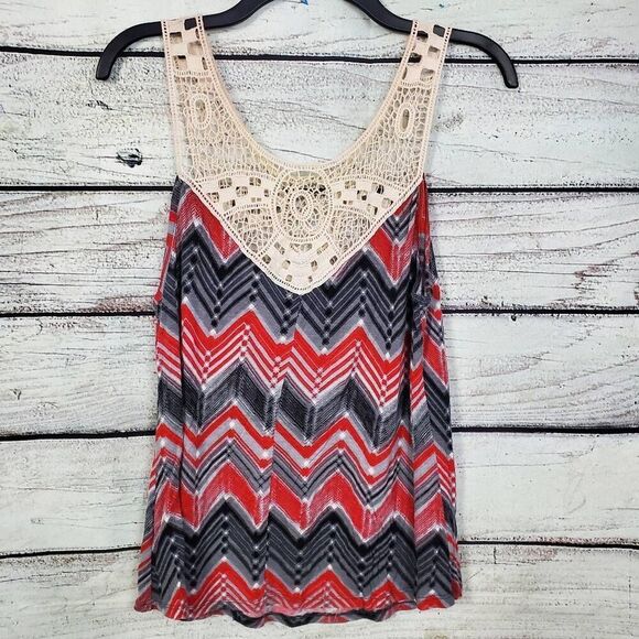 Vanity Small Red/Gray Lsce Sleeveless Top Shell - Picture 6 of 10